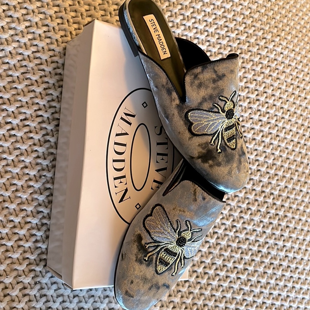 Steve Madden Velvet Hugh Blue Gray Bee Loafers